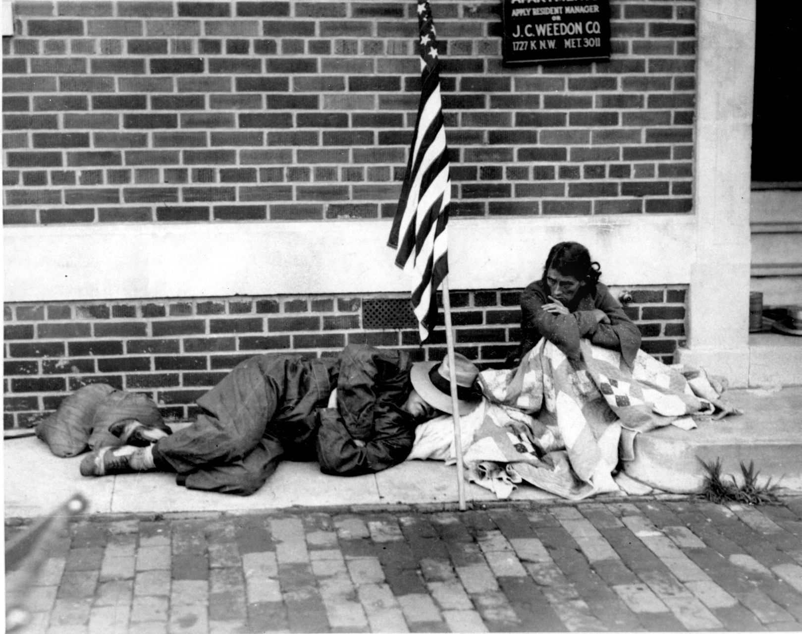 1932: Homeless veteran